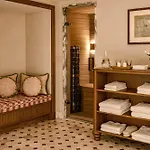 Saint Hotel 5*