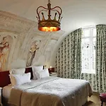 Saint 5*