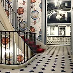 Saint Hotel