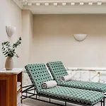 Saint James Paris