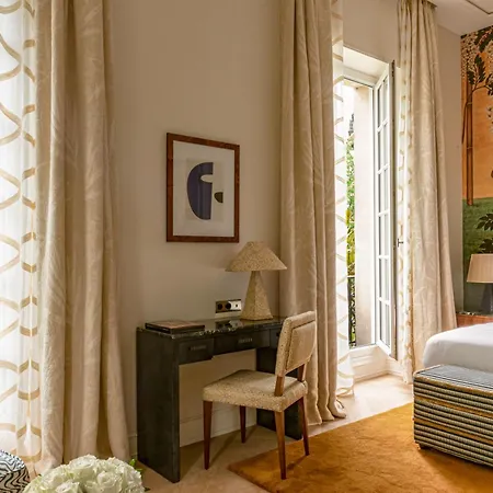 Saint Hotel 5*