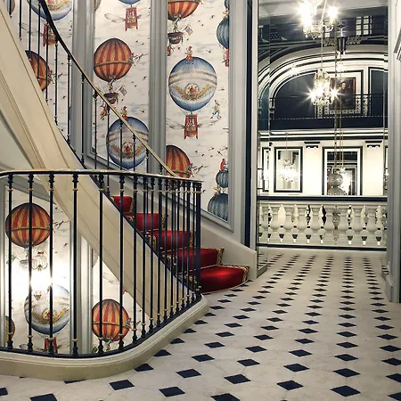Saint Hotel