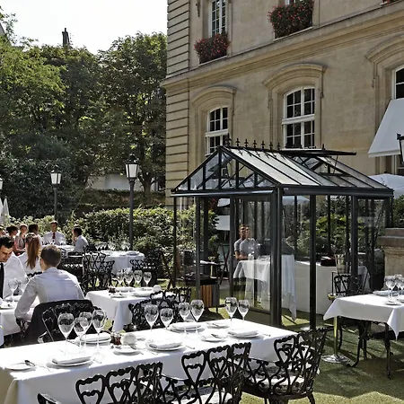 Hotel Saint Parigi